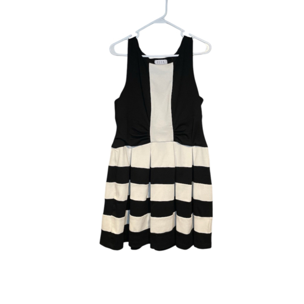 Elle Pleated Black And White Knee Length Dress Size 14